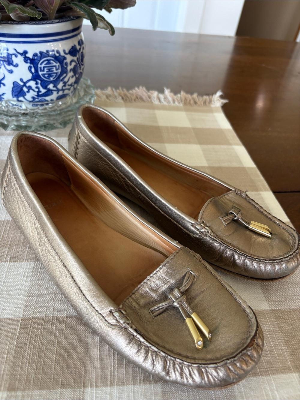 Stuart Weitzman Metallic Gold Leather Tassel Loafers size Women’s 8.5